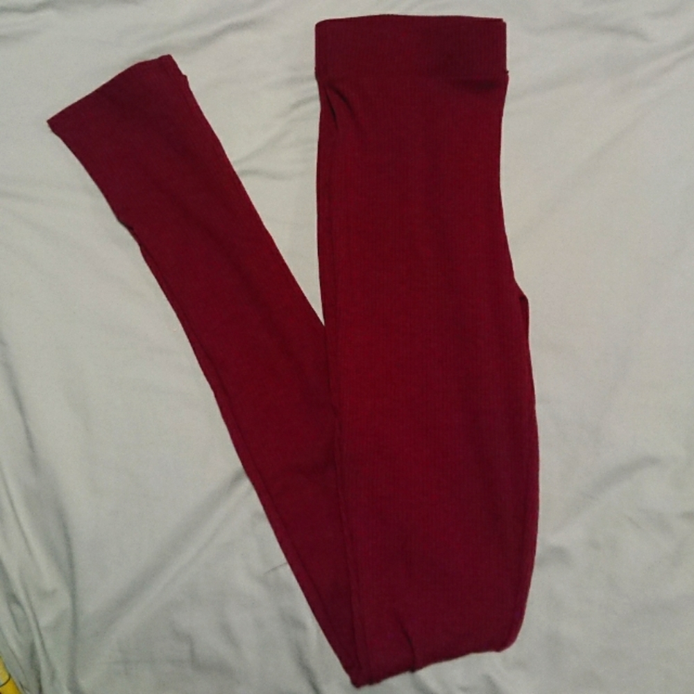 NWOT Most Necessary Slit Hem Leggings